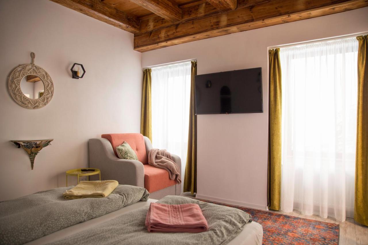 Seek And Hide - Csilla'S Tiny Hideaway Brașov Exterior foto